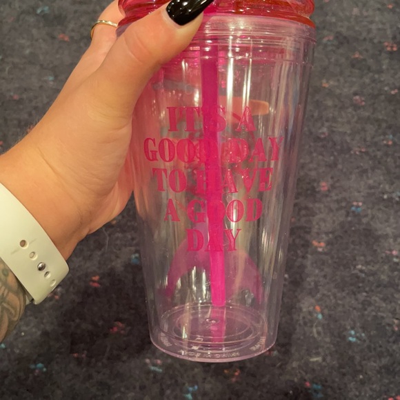 ✨6 for $25✨ Three Brothers Wineries Cup - Picture 2 of 3